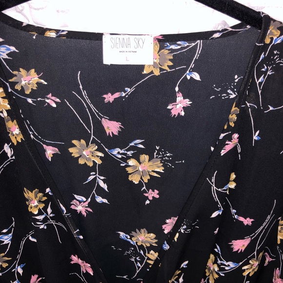 Floral blouse - Picture 3 of 5